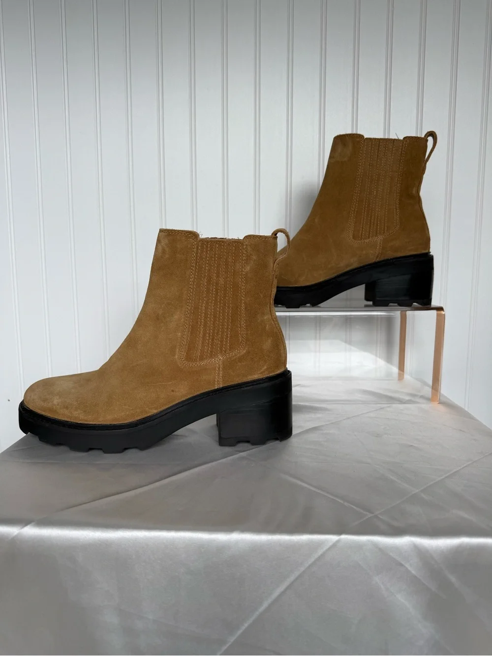 Madewell Tan Suede Lug Sole Chelsea Ankle Boots Block Heel Size 10.5